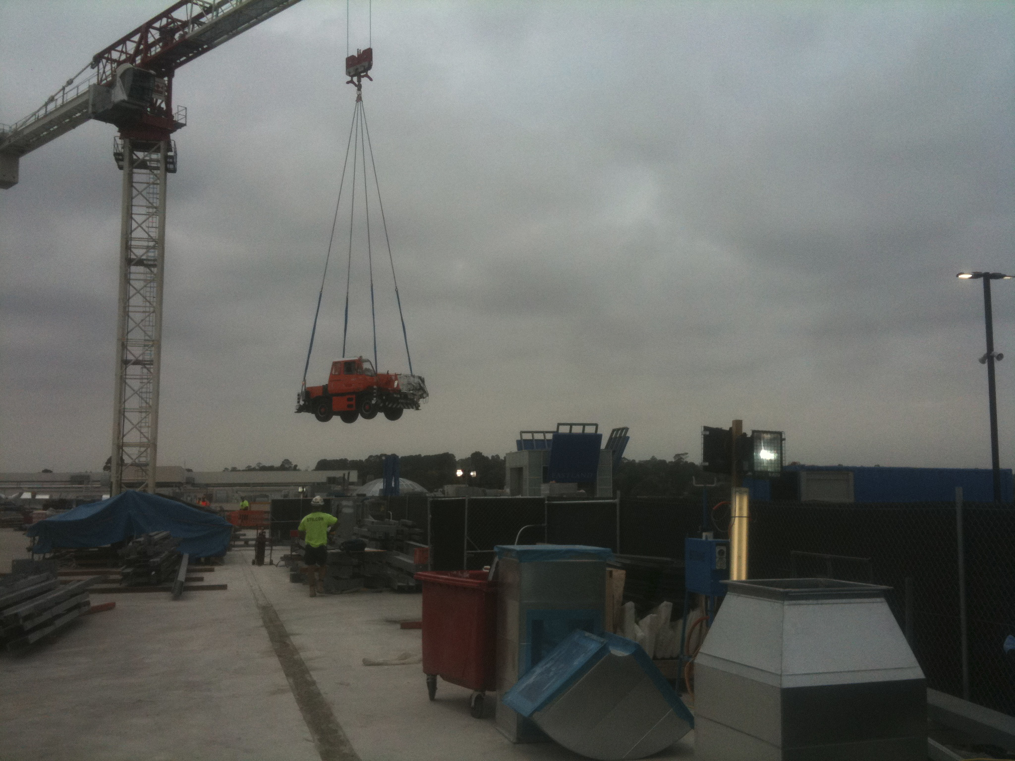 Lifting a Franna Crane - JFK Mobile crane hire and rigging Melbourne