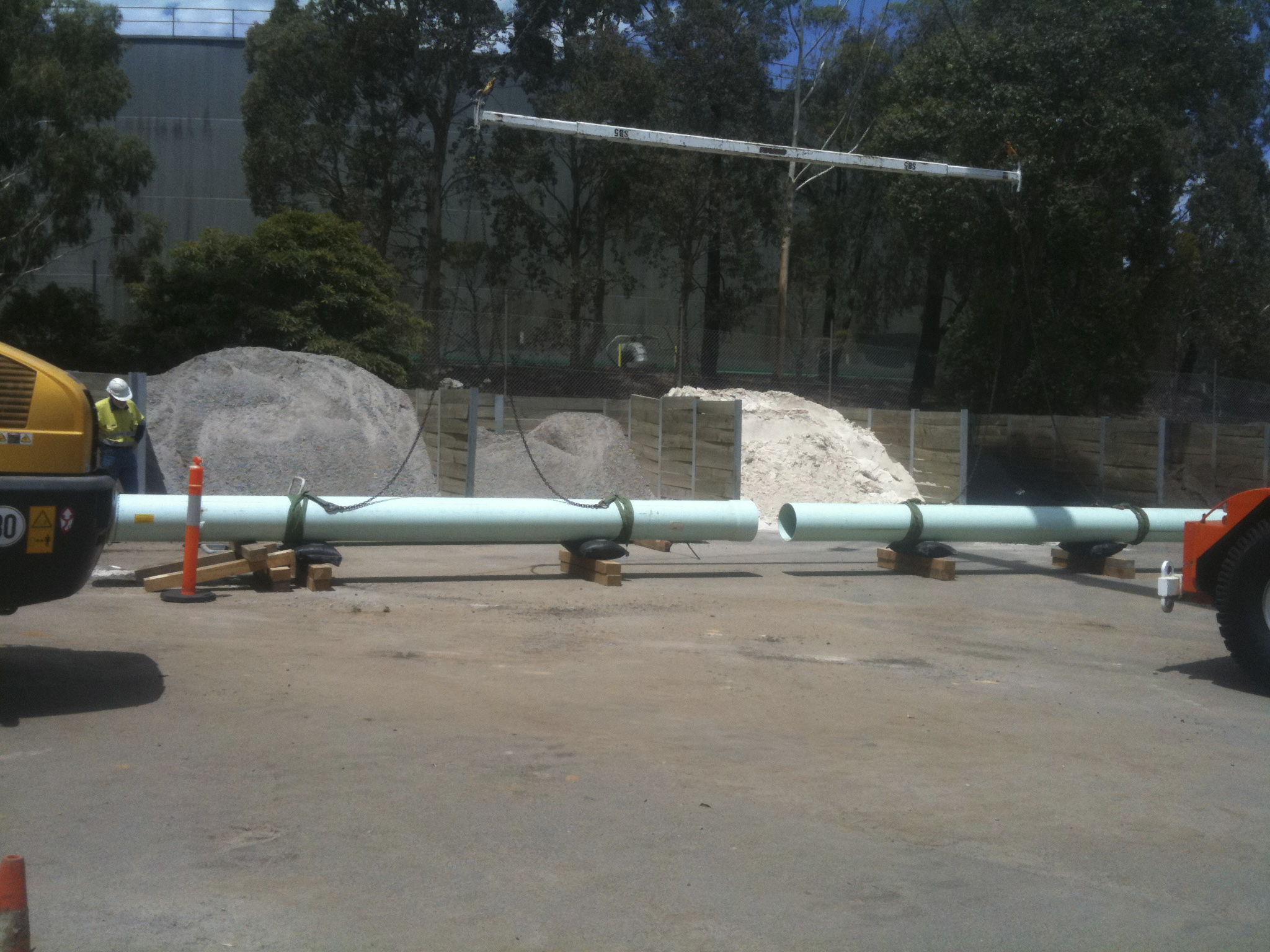 Rigging and lifting pipes - JFK Mobile crane hire and rigging Melbourne